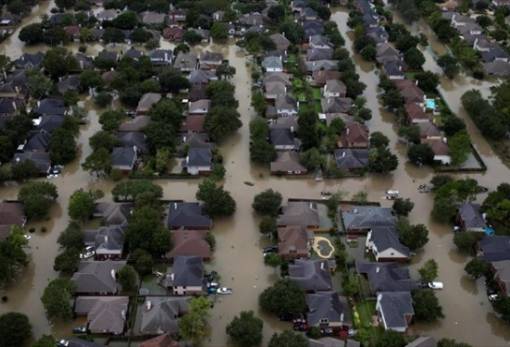 Χιούστον: Το βάρος του νερού από τον τυφώνα Χάρβεϊ έκαμψε τον φλοιό της Γης