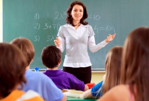 ΠΑΜΕ: «Με χιλιάδες ελλείψεις εκπαιδευτικών η έναρξη της σχολικής χρονιάς»
