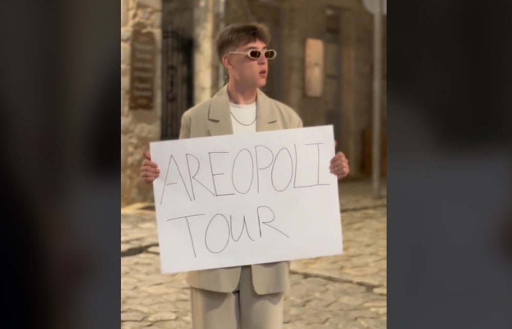 «Areopolis tour» είναι η μανιάτικη εκδοχή του τραγουδιού «Ζάρι» και είναι viral