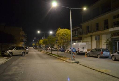 Και εγένετο φως! Η νύχτα έγινε… ημέρα στην οδό Αρχιδάμου στη Σπάρτη! (ΦΩΤΟ)