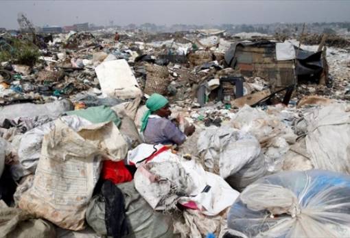 Η Κένυα η τελευταία χώρα που απαγορεύει τις πλαστικές σακούλες