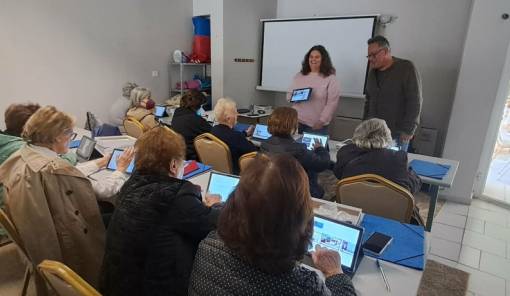 &Pi;&iota;&omicron; &kappa;&omicron;&nu;&tau;ά &sigma;&tau;&eta; &gamma;&nu;ώ&sigma;&eta; &mu;&rsquo; έ&nu;&alpha; &laquo;&kappa;&lambda;&iota;&kappa;&raquo;: &Xi;&epsilon;&kappa;ί&nu;&eta;&sigma;&alpha;&nu; &tau;&alpha; &mu;&alpha;&theta;ή&mu;&alpha;&tau;&alpha; &psi;&eta;&phi;&iota;&alpha;&kappa;ή&sigmaf; &epsilon;&nu;&delta;&upsilon;&nu;ά&mu;&omega;&sigma;&eta;&sigmaf; &sigma;&tau;&omicron; &Kappa;&Alpha;&Pi;&Eta; &Sigma;&pi;ά&rho;&tau;&eta;&sigmaf;