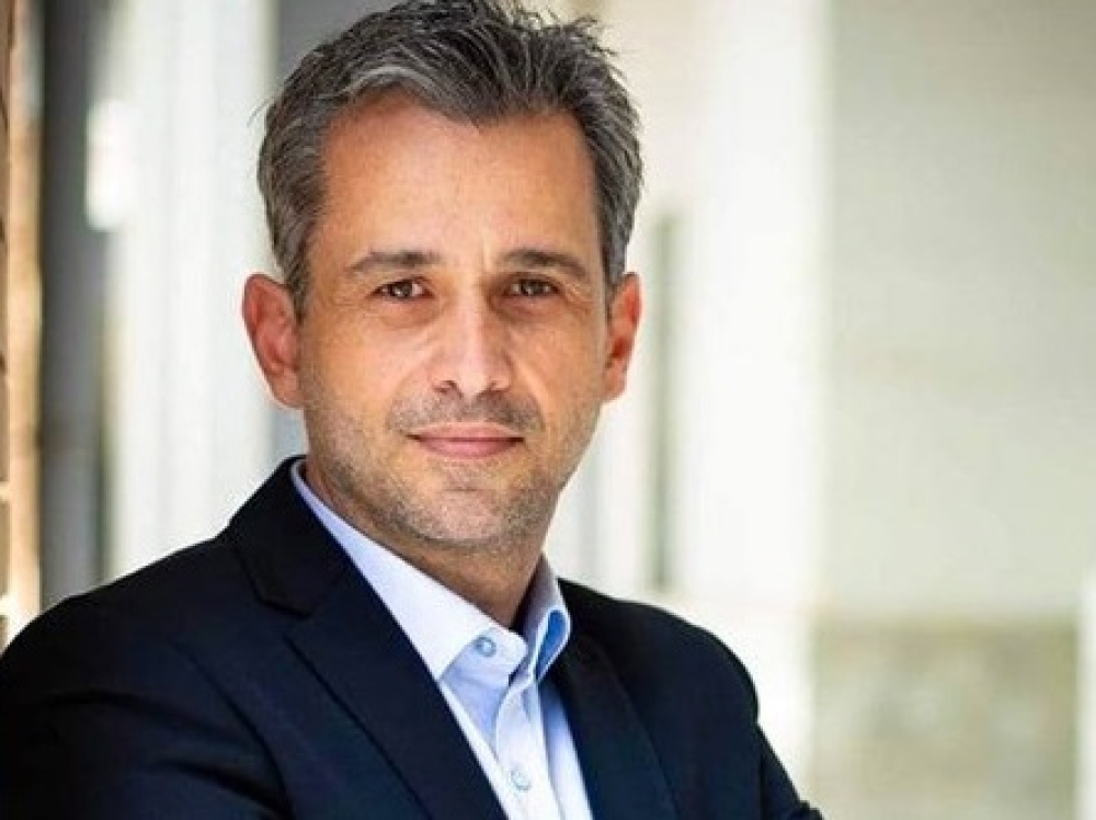 Στηρίζει τη νεολαία με νέο δωρεάν σεμινάριο ο «συνήθης ύποπτος» Γ. Κεραμιδάς