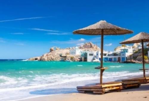 Drones πάνω από τις παραλίες και «φωτιά» στα πρόστιμα για τις αυθαίρετες ξαπλώστρες