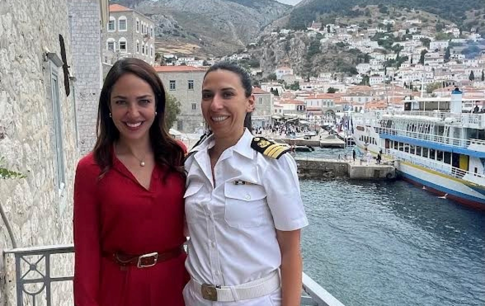 &Delta;ό&mu;&nu;&alpha; &laquo;&Epsilon;&xi;&pi;&rho;έ&sigmaf;&raquo; &alpha;&pi;ό &Pi;&epsilon;&iota;&rho;&alpha;&iota;ά &mu;&epsilon; &pi;&lambda;ώ&rho;&eta; &sigma;&tau;&alpha; &nu;&eta;&sigma;&iota;ά!