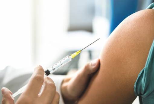 Ξεκινά ο αντιγριπικός εμβολιασμός - Όσα πρέπει να ξέρουν όσοι νόσησαν από κορωνοϊό