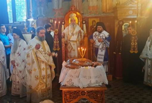 Πλήθος πιστών στην Παναγία Φανερωμένη Αναβρυτής