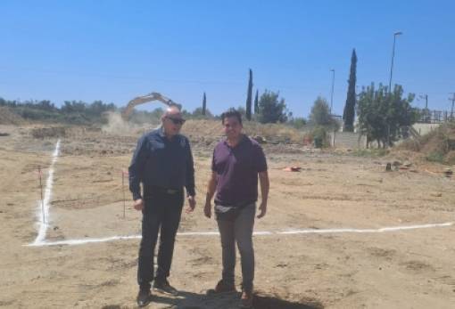Μπήκαν οι μπουλντόζες στη Σκάλα για δημοτικό καταφύγιο αδέσποτων
