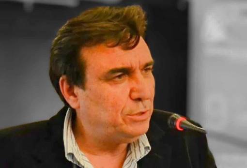 Τον «άξιο κι έμπειρο» Βαρζακάκο προτείνει ο Δούκας για τα της Παλαιολόγου