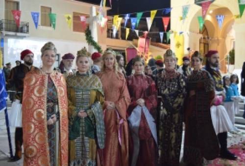 Οι λαογραφικές δυνάμεις της Λακωνίας καλωσόρισαν τον «πράσινο» Πατριάρχη στη Σπάρτη