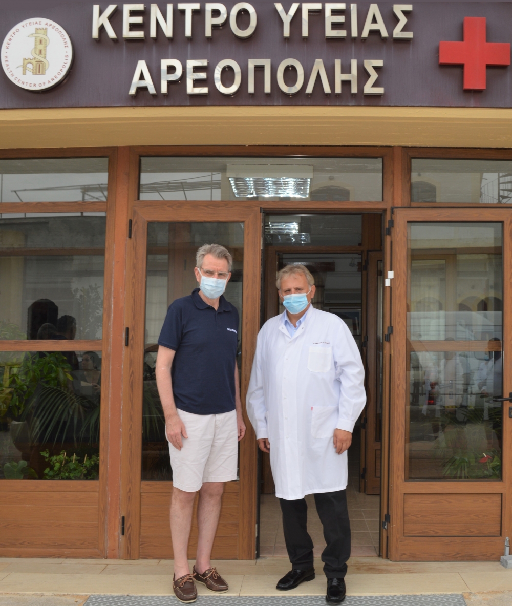 &Sigma;&tau;&eta; &Mu;ά&nu;&eta; &omicron; &pi;&rho;έ&sigma;&beta;&eta;&sigmaf; &tau;&omega;&nu; &Eta;&Pi;&Alpha; (&Phi;&Omega;&Tau;&Omicron;)