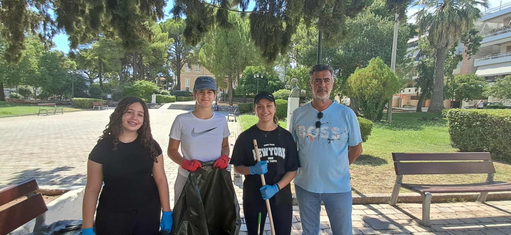 &Pi;&alpha;&rho;ά&delta;&epsilon;&iota;&gamma;&mu;&alpha; &pi;&rho;&omicron;&sigmaf; &mu;ί&mu;&eta;&sigma;&eta; &gamma;&iota;&alpha; &tau;&omicron; &kappa;&omicron;&iota;&nu;ό &kappa;&alpha;&lambda;ό &mu;&alpha;&theta;ή&tau;&rho;&iota;&epsilon;&sigmaf; &tau;&omicron;&upsilon; 3&omicron;&upsilon; &Gamma;&Epsilon;&Lambda; &Sigma;&pi;ά&rho;&tau;&eta;&sigmaf;