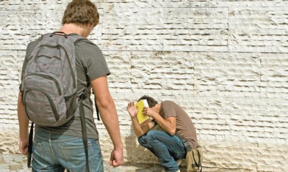 &Alpha;&delta;&iota;&alpha;&nu;ό&eta;&tau;&eta; &eta; &epsilon;&phi;&eta;&beta;&iota;&kappa;ή &beta;ί&alpha; &sigma;&tau;&eta;&nu; &Epsilon;&lambda;&lambda;ά&delta;&alpha;