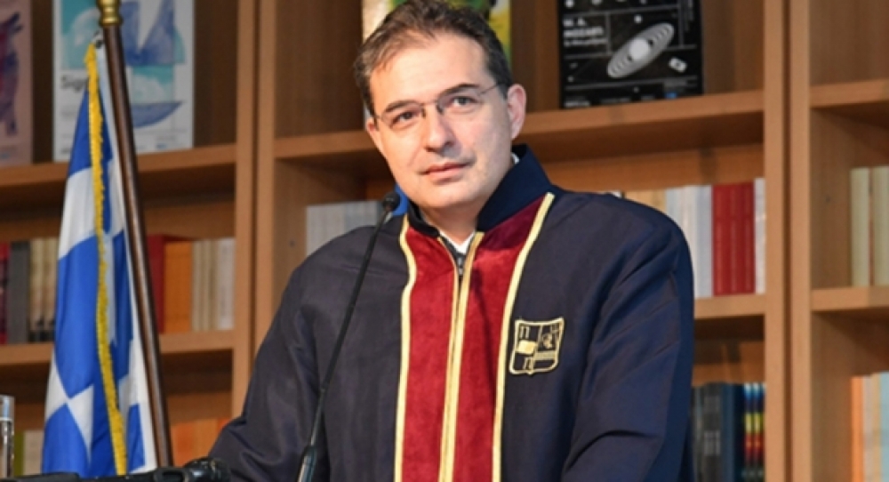 &Lambda;ά&kappa;&omega;&nu;&alpha;&sigmaf; &omicron; &epsilon;&pi;&iota;&kappa;&epsilon;&phi;&alpha;&lambda;ή&sigmaf; &tau;&omicron;&upsilon; &Epsilon;&lambda;&lambda;&eta;&nu;&iota;&kappa;&omicron;ύ &Iota;&delta;&rho;ύ&mu;&alpha;&tau;&omicron;&sigmaf; Έ&rho;&epsilon;&upsilon;&nu;&alpha;&sigmaf; &kappa;&alpha;&iota; &Kappa;&alpha;&iota;&nu;&omicron;&tau;&omicron;&mu;ί&alpha;&sigmaf;