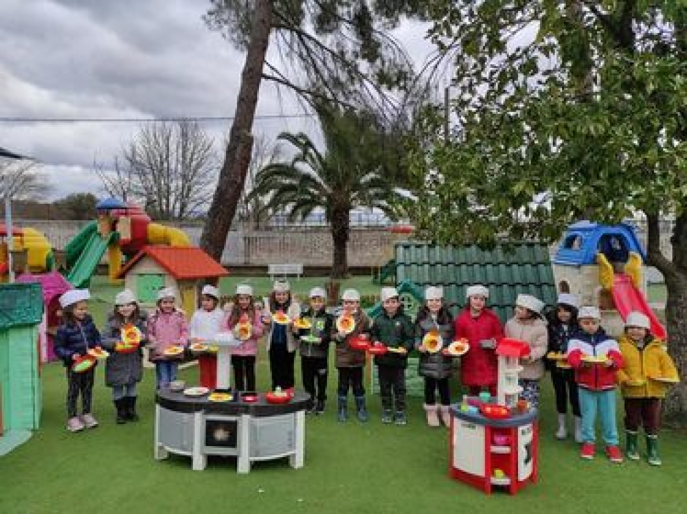 &Tau;&alpha; έ&theta;&iota;&mu;&alpha; &tau;&eta;&sigmaf; &Tau;&sigma;&iota;&kappa;&nu;&omicron;&pi;έ&mu;&pi;&tau;&eta;&sigmaf; &sigma;&tau;&omicron; &epsilon;&kappa;&pi;&alpha;&iota;&delta;&epsilon;&upsilon;&tau;ή&rho;&iota;&omicron; &laquo;&Pi;&omicron;&lambda;&upsilon;&chi;&rho;&omicron;&nu;ά&kappa;&omicron;&upsilon;&raquo;