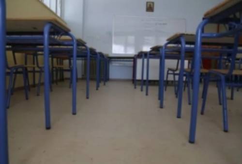 «Αδειάζουν» τα δημοτικά στην Πελοπόννησο