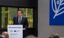 &Psi;&eta;&phi;&iota;&alpha;&kappa;ή &laquo;&alpha;&sigma;&pi;ί&delta;&alpha;&raquo; &gamma;&iota;&alpha; &tau;&alpha; &epsilon;&lambda;&lambda;&eta;&nu;&iota;&kappa;ά &pi;&rho;&omicron;ϊό&nu;&tau;&alpha; &kappa;&alpha;&iota; &tau;&iota;&sigmaf; &epsilon;&xi;&alpha;&gamma;&omega;&gamma;έ&sigmaf; &eta; &laquo;&Epsilon;&xi;&omega;&sigma;&tau;&rho;&epsilon;&phi;ή&sigmaf; &Gamma;&epsilon;&omega;&rho;&gamma;ί&alpha;&raquo;