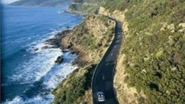 &Chi;&rho;&upsilon;&sigma;&omicron;&chi;&omicron;ΐ&delta;&eta;&sigmaf;: &laquo;Έ&rho;&gamma;&omicron; &pi;&nu;&omicron;ή&sigmaf; &omicron; &alpha;&nu;&alpha;&tau;&omicron;&lambda;&iota;&kappa;ό&sigmaf; ά&xi;&omicron;&nu;&alpha;&sigmaf; &Pi;&epsilon;&lambda;&omicron;&pi;&omicron;&nu;&nu;ή&sigma;&omicron;&upsilon;&raquo;