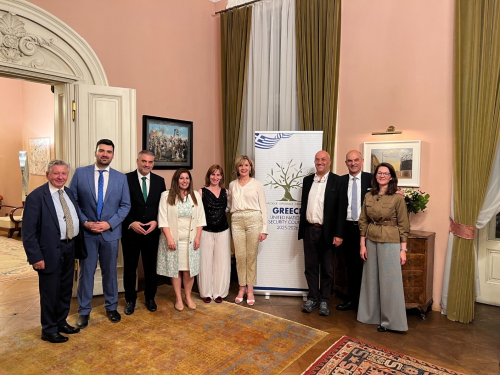 &Tau;&alpha; &kappa;&rho;&alpha;&sigma;&iota;ά &tau;&eta;&sigmaf; &Pi;&epsilon;&lambda;&omicron;&pi;&omicron;&nu;&nu;ή&sigma;&omicron;&upsilon; &laquo;&gamma;&omicron;ή&tau;&epsilon;&upsilon;&sigma;&alpha;&nu;&raquo; &tau;&eta; &Beta;&iota;έ&nu;&nu;&eta;