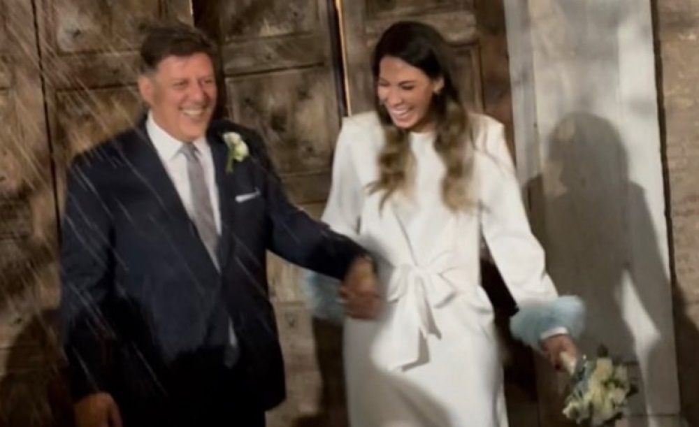 &Sigma;&tau;&eta; &Rho;ώ&mu;&eta; &pi;&alpha;&nu;&tau;&rho;&epsilon;ύ&tau;&eta;&kappa;&epsilon; &omicron; &Mu;&iota;&lambda;&tau;. &Beta;&alpha;&rho;&beta;&iota;&tau;&sigma;&iota;ώ&tau;&eta;&sigmaf;