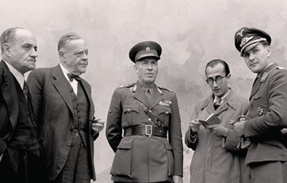 &laquo;&Omicron;&iota; &Delta;&omega;&sigma;ί&lambda;&omicron;&gamma;&omicron;&iota;&raquo; &tau;&omicron;&upsilon; &Mu;&epsilon;&nu;έ&lambda;&alpha;&omicron;&upsilon; &Chi;&alpha;&rho;&alpha;&lambda;&alpha;&mu;&pi;ί&delta;&eta;: &Mu;&iota;&alpha; &alpha;&nu;&alpha;&tau;&rho;&iota;&chi;&iota;&alpha;&sigma;&tau;&iota;&kappa;ή &chi;&alpha;&rho;&tau;&omicron;&gamma;&rho;ά&phi;&eta;&sigma;&eta; &tau;&eta;&sigmaf; &Kappa;&alpha;&tau;&omicron;&chi;ή&sigmaf;