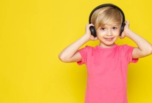 Κίνδυνοι για την ακοή των παιδιών από τον υπερβολικό θόρυβο