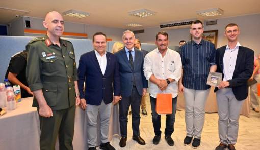 &Pi;&alpha;&rho;&omicron;&upsilon;&sigma;&iota;ά&sigma;&tau;&eta;&kappa;&epsilon; &nu;έ&omicron; &beta;&iota;&beta;&lambda;ί&omicron; &gamma;&iota;&alpha; &tau;&eta;&nu; &iota;&sigma;&tau;&omicron;&rho;ί&alpha; &tau;&omicron;&upsilon; &Kappa;&Epsilon;&Epsilon;&Mu; &Sigma;&pi;ά&rho;&tau;&eta;&sigmaf;