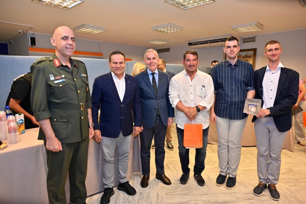 &Pi;&alpha;&rho;&omicron;&upsilon;&sigma;&iota;ά&sigma;&tau;&eta;&kappa;&epsilon; &nu;έ&omicron; &beta;&iota;&beta;&lambda;ί&omicron; &gamma;&iota;&alpha; &tau;&eta;&nu; &iota;&sigma;&tau;&omicron;&rho;ί&alpha; &tau;&omicron;&upsilon; &Kappa;&Epsilon;&Epsilon;&Mu; &Sigma;&pi;ά&rho;&tau;&eta;&sigmaf;