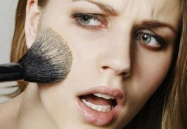 &Lambda;ά&theta;&eta; &sigma;&tau;&omicron; &mu;&alpha;&kappa;&iota;&gamma;&iota;ά&zeta; &pi;&omicron;&upsilon; &mu;&alpha;&sigmaf; &gamma;&epsilon;&rho;&nu;ά&nu;&epsilon;