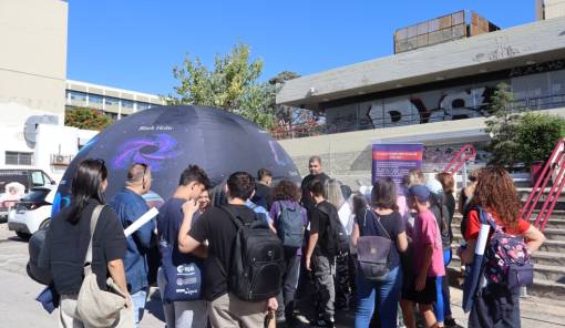 &Alpha;&pi;ό &tau;&eta; &Lambda;&alpha;&kappa;&omega;&nu;ί&alpha; &sigma;&tau;&omicron; &Delta;&iota;ά&sigma;&tau;&eta;&mu;&alpha;: &Mu;&alpha;&theta;ή&mu;&alpha;&tau;&alpha; &epsilon;&pi;&iota;&sigma;&tau;ή&mu;&eta;&sigmaf; &mu;&epsilon; &phi;&alpha;&nu;&tau;&alpha;&sigma;ί&alpha; &kappa;&alpha;&iota; &pi;&epsilon;&iota;&rho;&alpha;&mu;&alpha;&tau;&iota;&sigma;&mu;ό