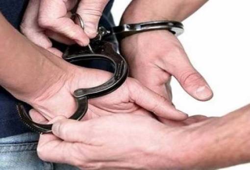 Πουλούσε παράνομους λαχνούς και συνελήφθη