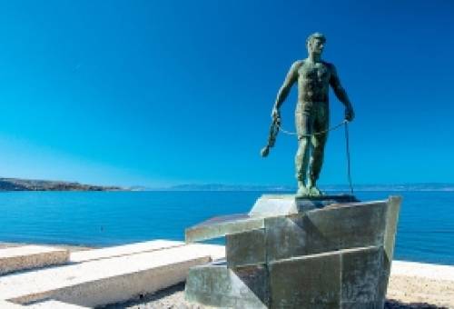 Απεβίωσε ο Ευάγγελος Μουστάκας, γλύπτης του «Βατικιώτη Θαλασσινού» της Νεάπολης