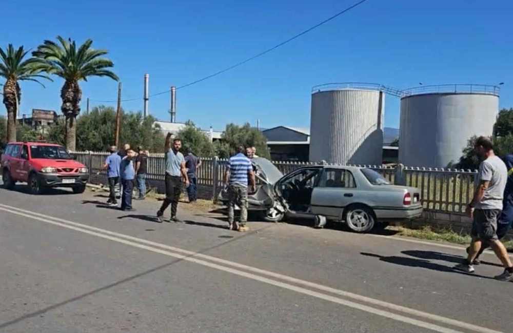 Τροχαίο με ΙΧ που έπεσε σε κολώνα στην ΕΟ Σπάρτης-Γυθείου