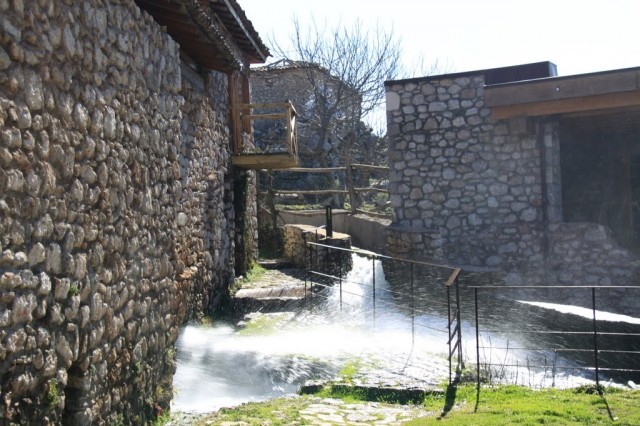 &Tau;&omicron; &Mu;&omicron;&upsilon;&sigma;&epsilon;ί&omicron; &Upsilon;&delta;&rho;&omicron;&kappa;ί&nu;&eta;&sigma;&eta;&sigmaf; &Delta;&eta;&mu;&eta;&tau;&sigma;ά&nu;&alpha;&sigmaf; &gamma;ί&nu;&epsilon;&tau;&alpha;&iota; 17!