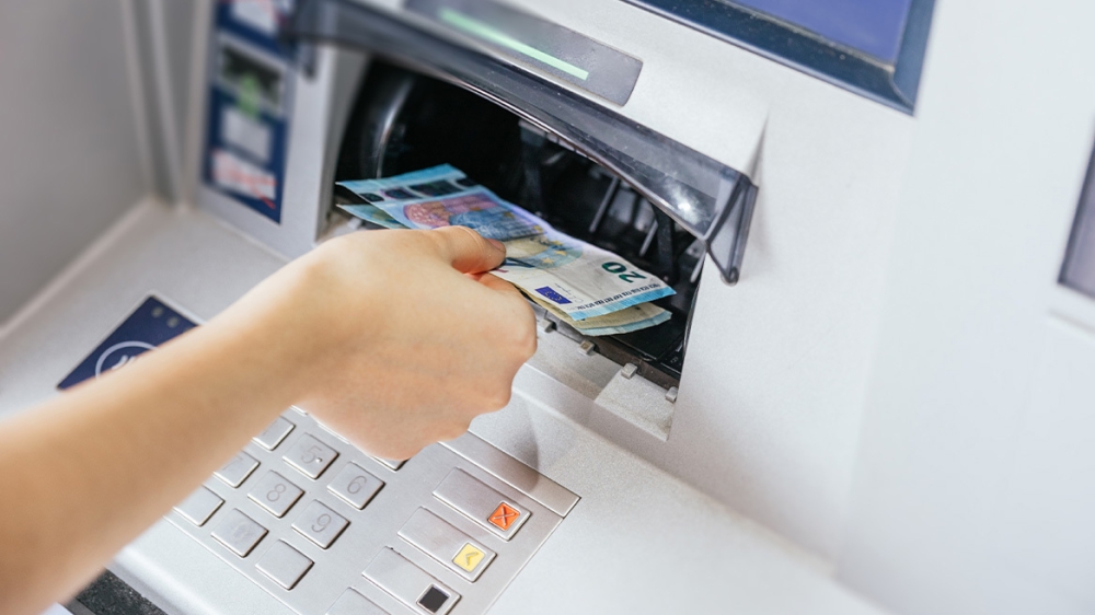 &Alpha;&nu;&alpha;&tau;&rho;&omicron;&pi;ή &sigma;&tau;&iota;&sigmaf; &tau;&rho;ά&pi;&epsilon;&zeta;&epsilon;&sigmaf;: &Alpha;&lambda;&lambda;ά&zeta;&omicron;&upsilon;&nu; &omicron;&iota; &lambda;&omicron;&gamma;&alpha;&rho;&iota;&alpha;&sigma;&mu;&omicron;ί