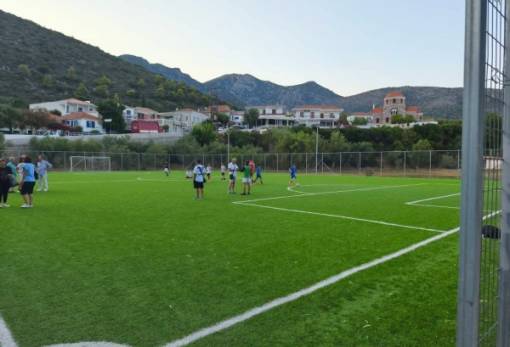 Νέα γήπεδα ποδοσφαίρου και μπάσκετ κοσμούν το Κυπαρίσσι