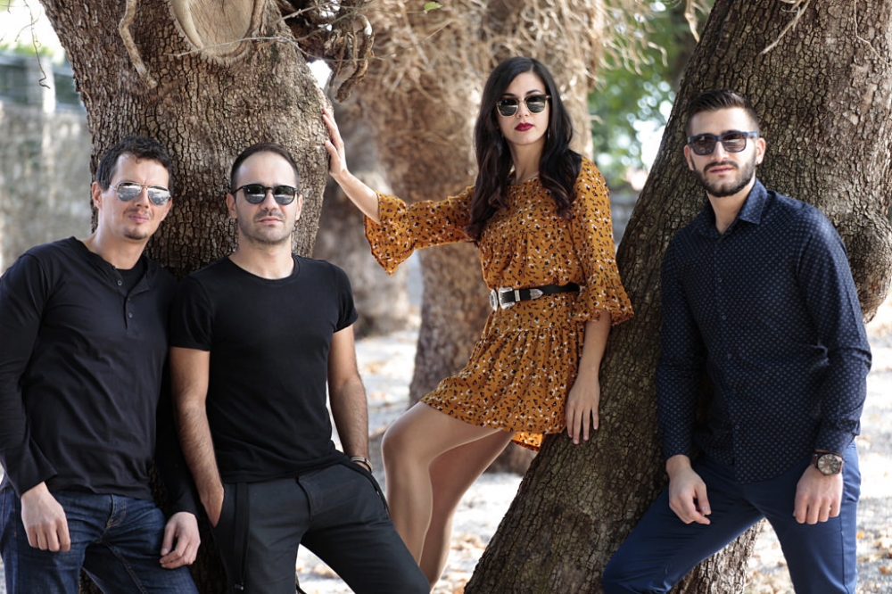 Την Παρασκευή ο Τάσος Σκιάδας και η ορχήστρα του live στο«Level» !