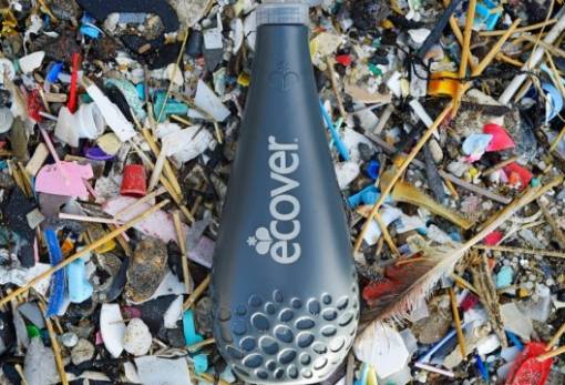 Ένα πλαστικό μπουκάλι ωφελεί το περιβάλλον, καθαρίζει τις θάλασσες