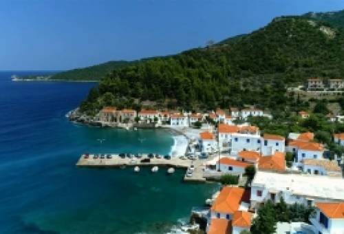 Οικονομικά βοηθήματα στο Κυπαρίσσι από το κληροδότημα G. Kellis