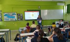 &laquo;&Mu;&iota;&lambda;ά&mu;&epsilon;, &delta;&epsilon; &sigma;&iota;&omega;&pi;&omicron;ύ&mu;&epsilon;&raquo;: &Iota;&sigma;&chi;&upsilon;&rho;ό &mu;ή&nu;&upsilon;&mu;&alpha; &kappa;&alpha;&tau;ά &tau;&omicron;&upsilon; &sigma;&chi;&omicron;&lambda;&iota;&kappa;&omicron;ύ &epsilon;&kappa;&phi;&omicron;&beta;&iota;&sigma;&mu;&omicron;ύ