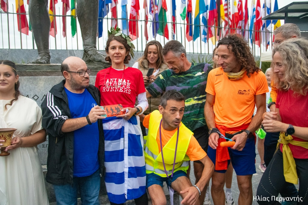 Με τα «μάτια» της καρδιάς δρομέας στο Σπάρταθλον Συγκλόνισε η Ιταλίδα με την οπτική αναπηρία