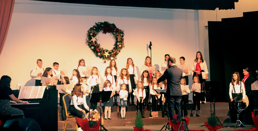 &Lambda;&alpha;&kappa;&omega;&nu;&iota;&kappa;έ&sigmaf; &chi;&omicron;&rho;&omega;&delta;ί&epsilon;&sigmaf; &sigma;&tau;&omicron; &laquo;1&omicron; &Pi;&alpha;&mu;&pi;&epsilon;&lambda;&omicron;&pi;&omicron;&nu;&nu;&eta;&sigma;&iota;&alpha;&kappa;ό &Phi;&epsilon;&sigma;&tau;&iota;&beta;ά&lambda; &Pi;&alpha;&iota;&delta;&iota;&kappa;ώ&nu; &Chi;&omicron;&rho;&omega;&delta;&iota;ώ&nu; 2020&raquo;