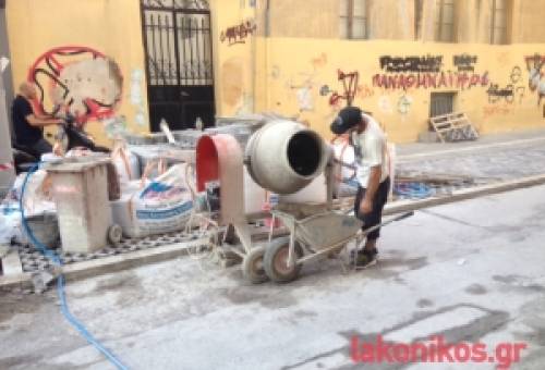 Ξαναπήρε εμπρός η μπετονιέρα στο Open Mall Σπάρτης (ΦΩΤΟ)