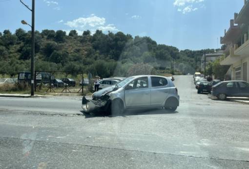 Σύγκρουση ΙΧ στην Ορθίας Αρτέμιδος στη Σπάρτη
