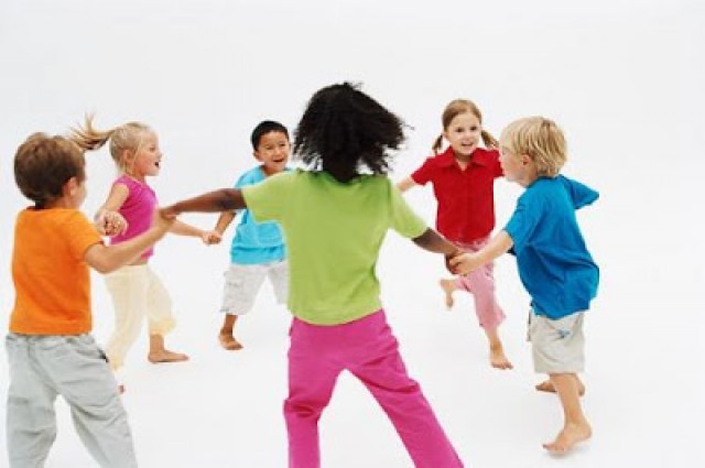 &Epsilon;&nu; &Delta;ή&mu;&omega; &Omicron; &Delta;&eta;&mu;&omicron;&tau;&iota;&kappa;ό&sigmaf; &Pi;&alpha;&iota;&delta;&iota;&kappa;ό&sigmaf; &Sigma;&tau;&alpha;&theta;&mu;ό&sigmaf; &Sigma;&pi;ά&rho;&tau;&eta;&sigmaf; 