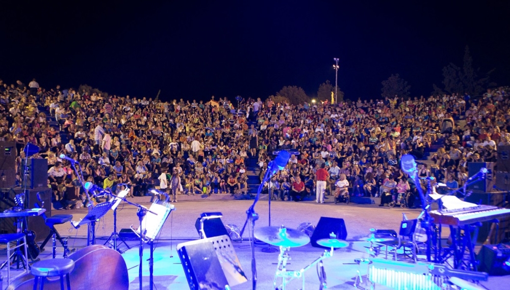 &laquo;&Mu;έ&nu;&omicron;&upsilon;&mu;&epsilon;&raquo; &xi;&alpha;&nu;ά &sigma;&tau;&omicron;&nu; &Epsilon;&upsilon;&rho;ώ&tau;&alpha; &mu;&epsilon; &sigma;&upsilon;&nu;&tau;&rho;&omicron;&phi;&iota;ά &tau;&omicron;&nu; &Pi;&omicron;&lambda;&iota;&tau;&iota;&sigma;&mu;ό