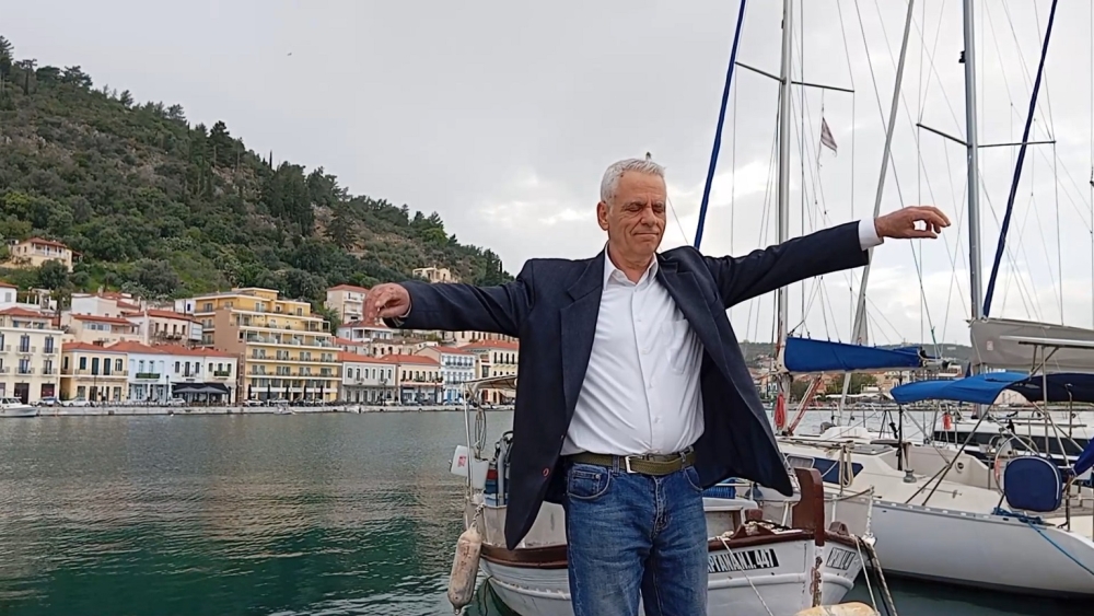 &laquo;Yia Sou my Love&raquo;: &Tau;&omicron; &nu;έ&omicron; &tau;&rho;&alpha;&gamma;&omicron;ύ&delta;&iota; &tau;&omicron;&upsilon; &Alpha;&rho;&gamma;ύ&rho;&eta; &Omicron;&rho;&phi;&alpha;&nu;&omicron;ύ έ&chi;&epsilon;&iota; ά&rho;&omega;&mu;&alpha; έ&rho;&omega;&tau;&alpha; &kappa;&alpha;&iota; &Epsilon;&lambda;&lambda;ά&delta;&alpha;