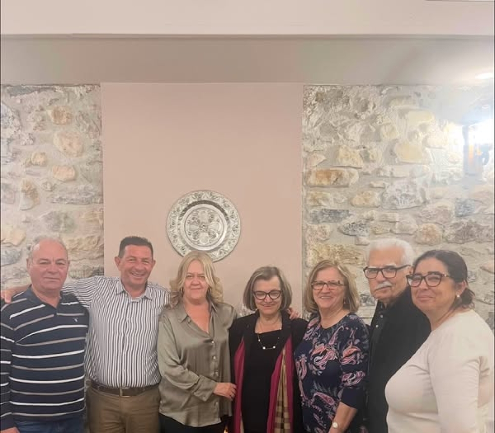 &laquo;&Gamma;έ&phi;&upsilon;&rho;&alpha;&raquo; &mu;&epsilon; &tau;&eta;&nu; &omicron;&mu;&omicron;&gamma;έ&nu;&epsilon;&iota;&alpha; &tau;&omicron;&upsilon; &Kappa;&alpha;&nu;&alpha;&delta;ά &omicron;&iota;&kappa;&omicron;&delta;&omicron;&mu;&epsilon;ί &eta; &Nu;&tau;ί&alpha; &Tau;&zeta;&alpha;&nu;&epsilon;&tau;έ&alpha;