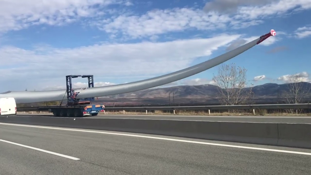 &Mu;έ&tau;&rho;&alpha; &sigma;&tau;&eta;&nu; &Epsilon;&Omicron; &Kappa;&omicron;&rho;ί&nu;&theta;&omicron;&upsilon;-&Tau;&rho;ί&pi;&omicron;&lambda;&eta;&sigmaf; &lambda;ό&gamma;&omega; &mu;&epsilon;&tau;&alpha;&phi;&omicron;&rho;ά&sigmaf; &alpha;&nu;&epsilon;&mu;&omicron;&gamma;&epsilon;&nu;&nu;&eta;&tau;&rho;&iota;ώ&nu;