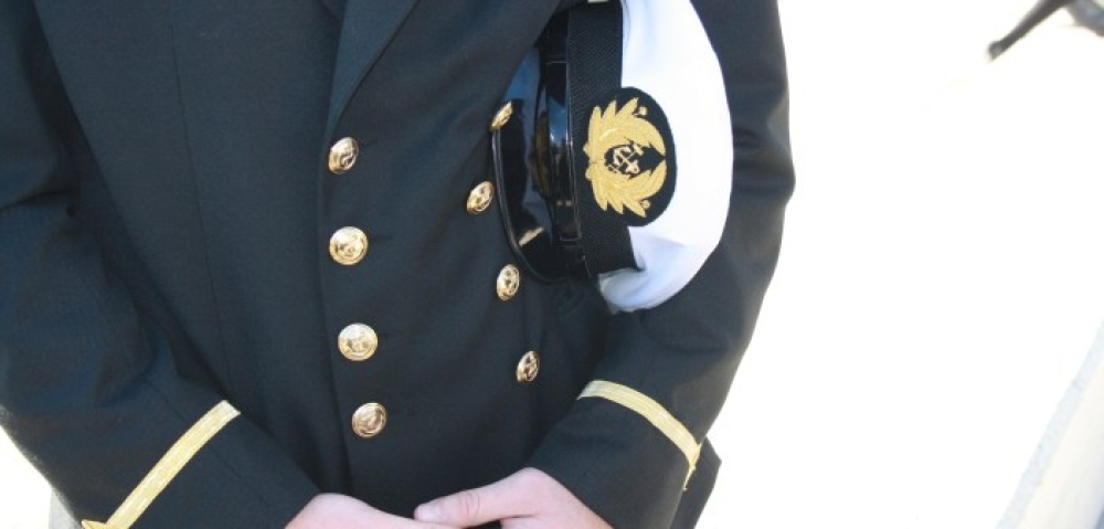 &Alpha;&kappa;&alpha;&delta;&eta;&mu;ί&epsilon;&sigmaf; &Epsilon;&mu;&pi;&omicron;&rho;&iota;&kappa;&omicron;ύ &Nu;&alpha;&upsilon;&tau;&iota;&kappa;&omicron;ύ: &Epsilon;&nu;ί&sigma;&chi;&upsilon;&sigma;&eta; 3.400 &epsilon;&upsilon;&rho;ώ &alpha;&nu;ά &sigma;&pi;&omicron;&upsilon;&delta;&alpha;&sigma;&tau;ή/&tau;&rho;&iota;&alpha;